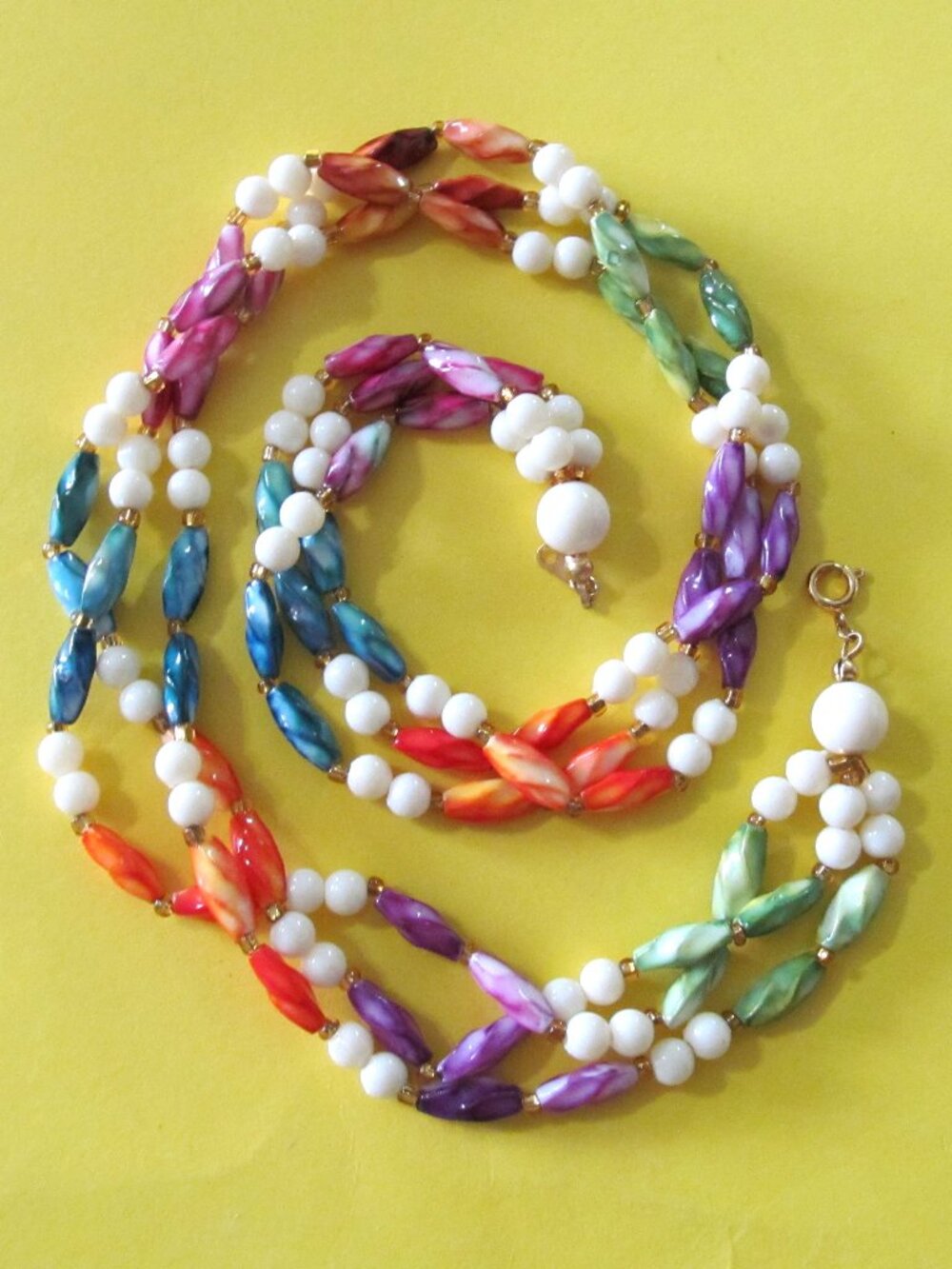 Vintage multicolor rainbow beaded necklace